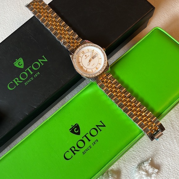 Croton Ladies "Pettillant" Two tone Day/Date Quartz Watch,Austrian Crystal Bezel - Picture 5 of 7